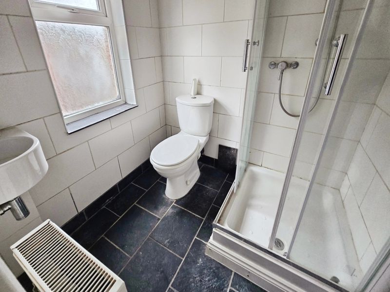 Property photo 3 of 7 Photo 7