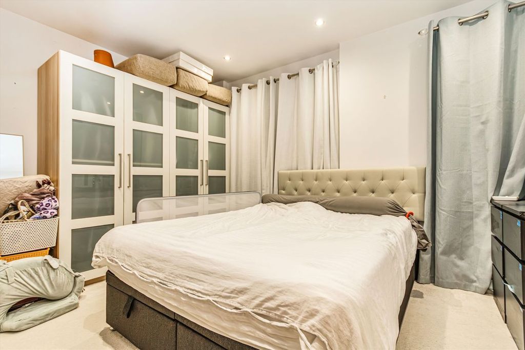 Property photo 3 of 4