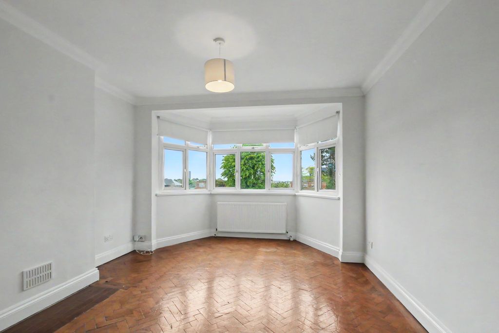 Property photo 2 of 10 2.Lounge.Jpg