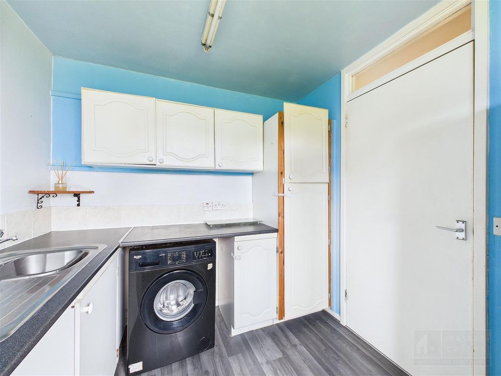 Property photo 2 of 15 Kitchen