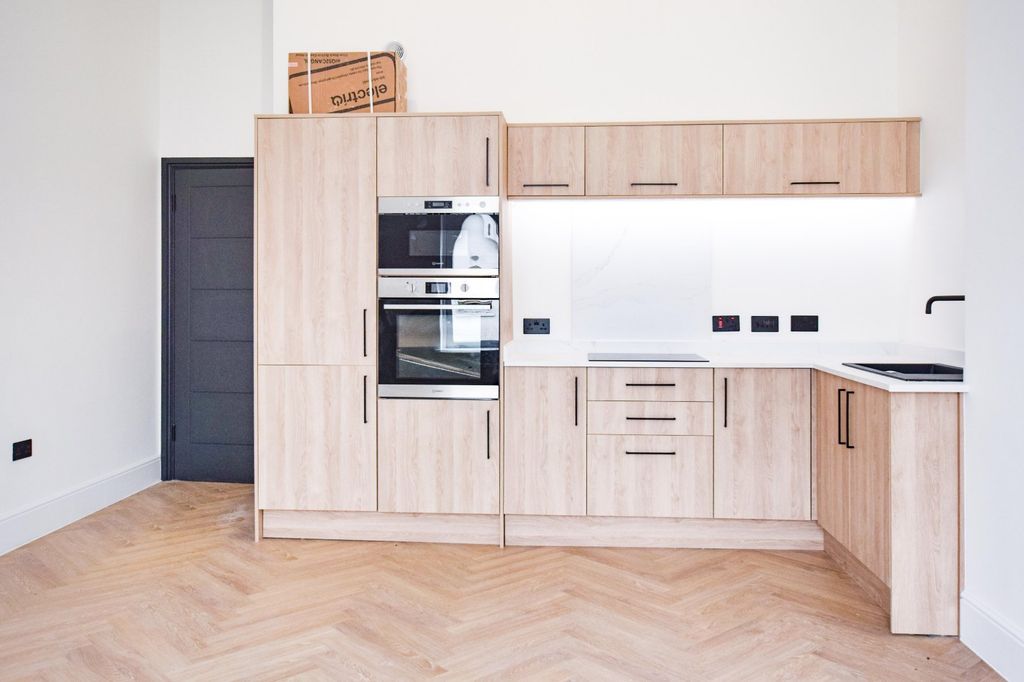 Property photo 2 of 18 Picture No. 09