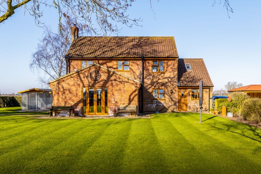 Property photo 1 of 66 Harribels Cottage (Spalding)-25