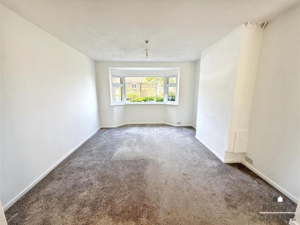 Property photo 2 of 15 01323 438506