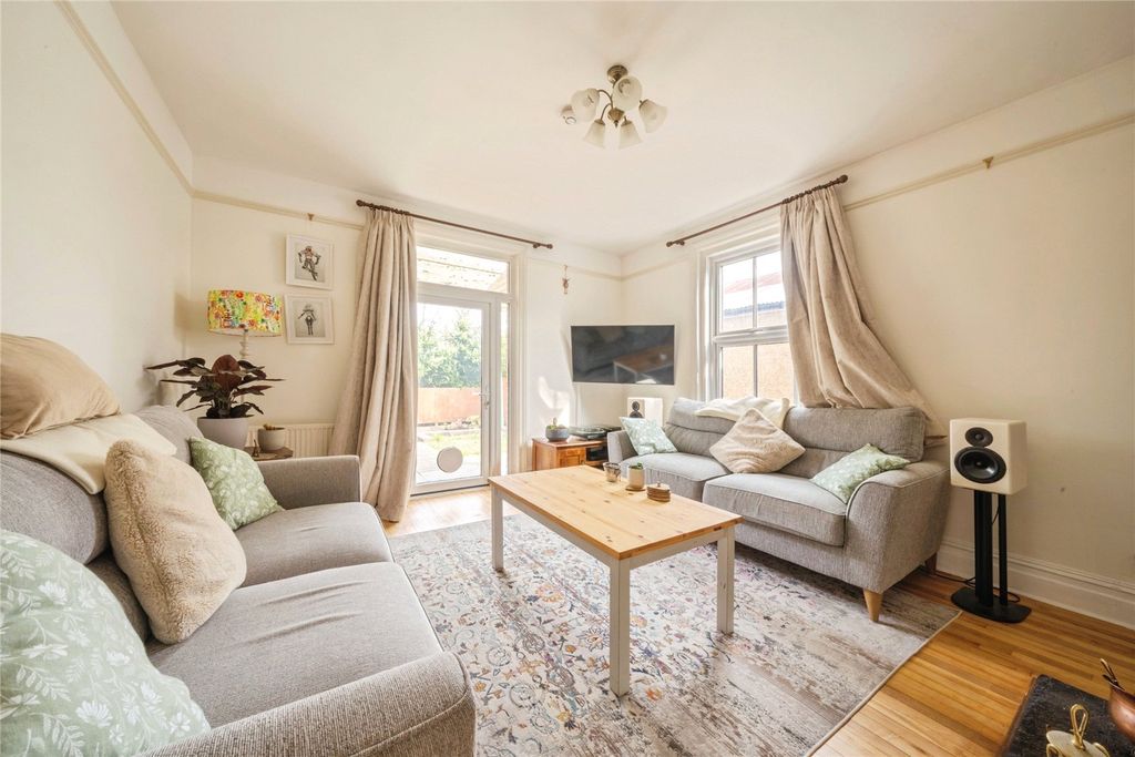 Property photo 2 of 13 Picture No. 28