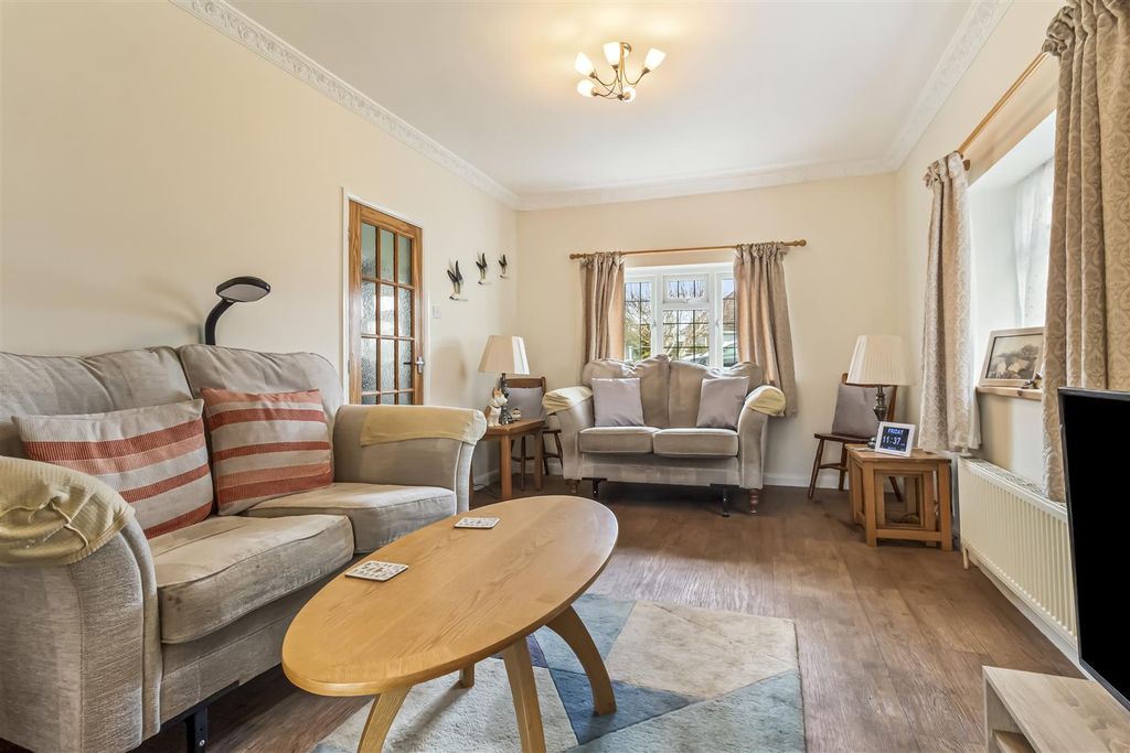 Property photo 3 of 25 11 Highdown Way-019.Jpg