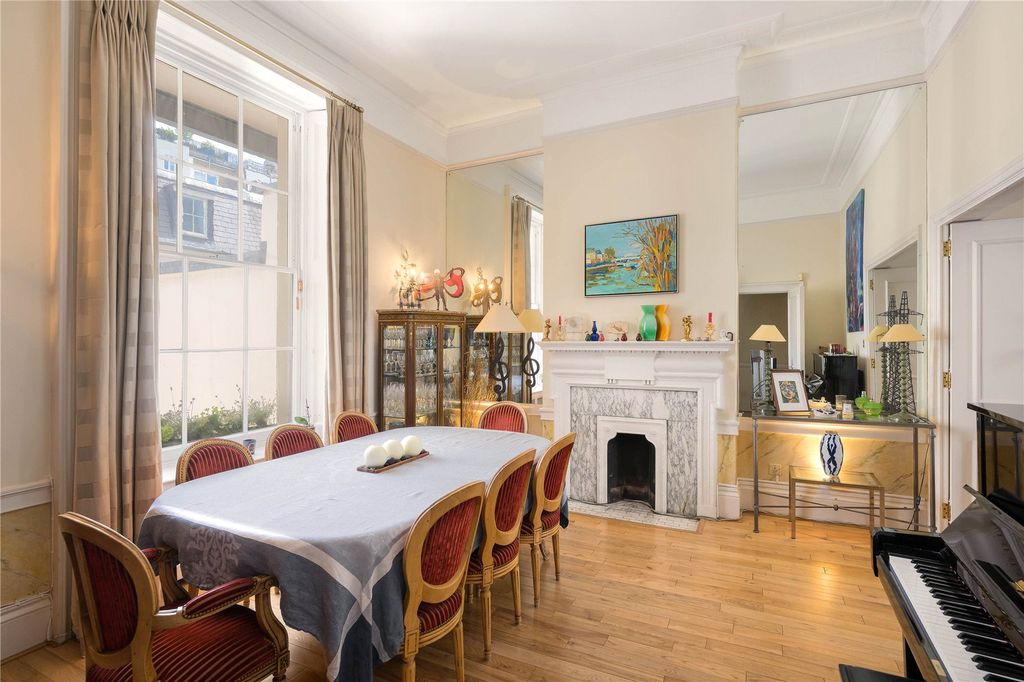 Property photo 3 of 13 Dining Room