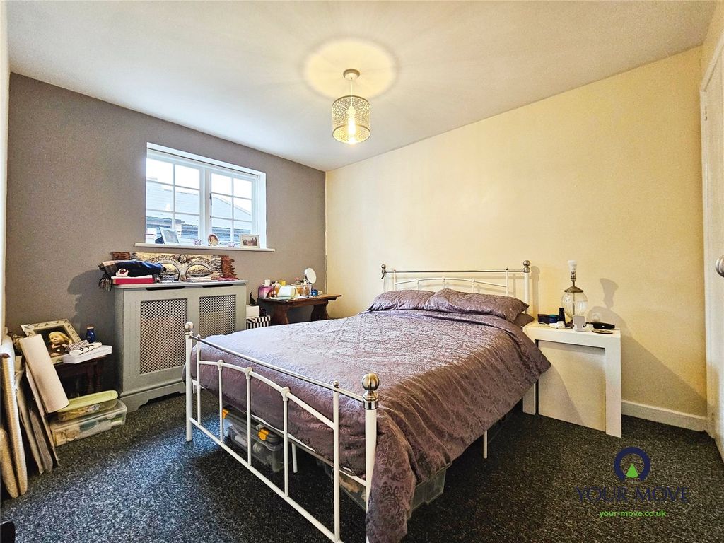 Property photo 2 of 8 Bedroom 1