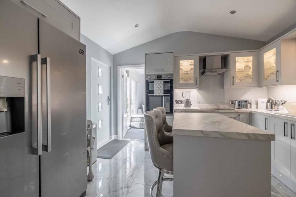 Additional image 22 of 7 bed detached bungalow for saleBangors Road North, Iver SL0