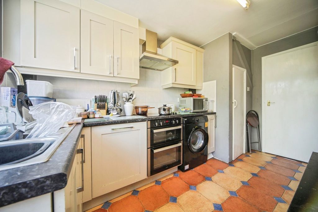 Property photo 2 of 18