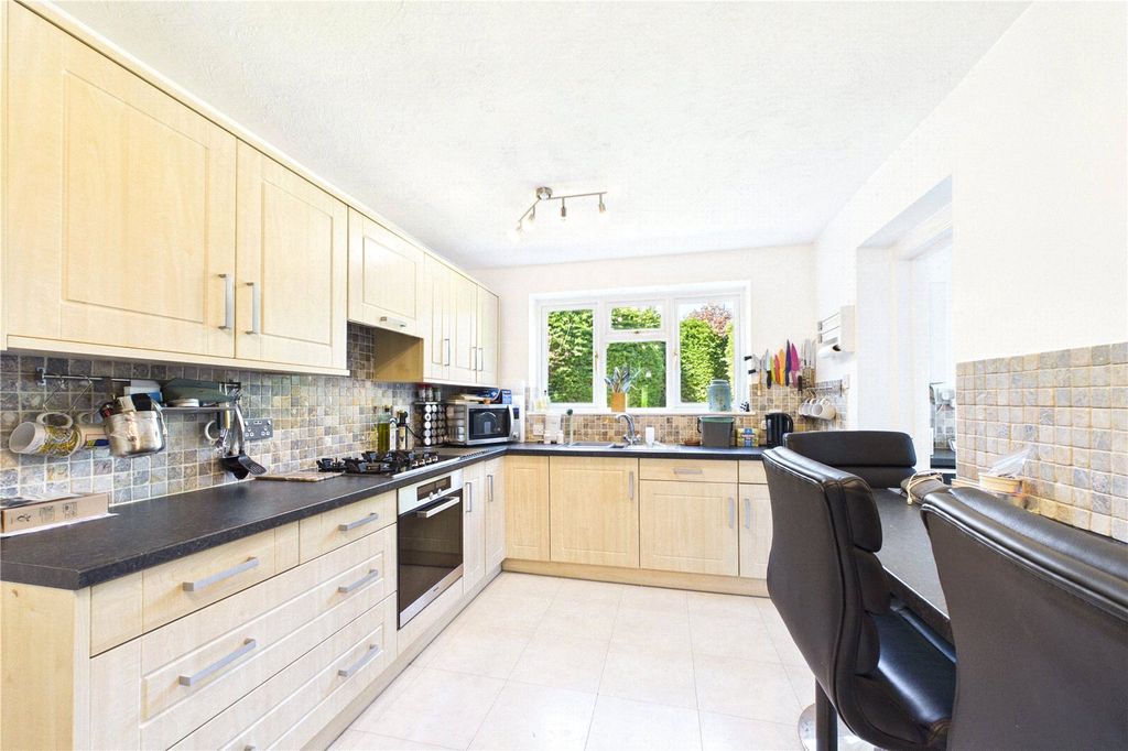 Property photo 3 of 15 Picture No. 24