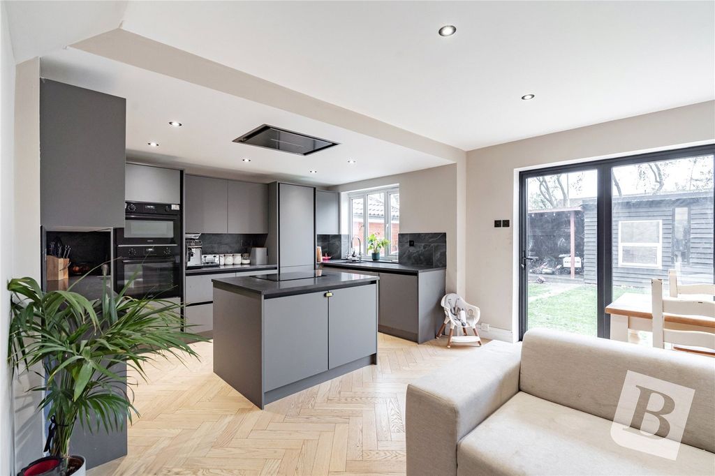 Property photo 2 of 13 Kitchen