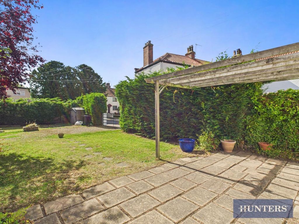 Property photo 2 of 19 Garden