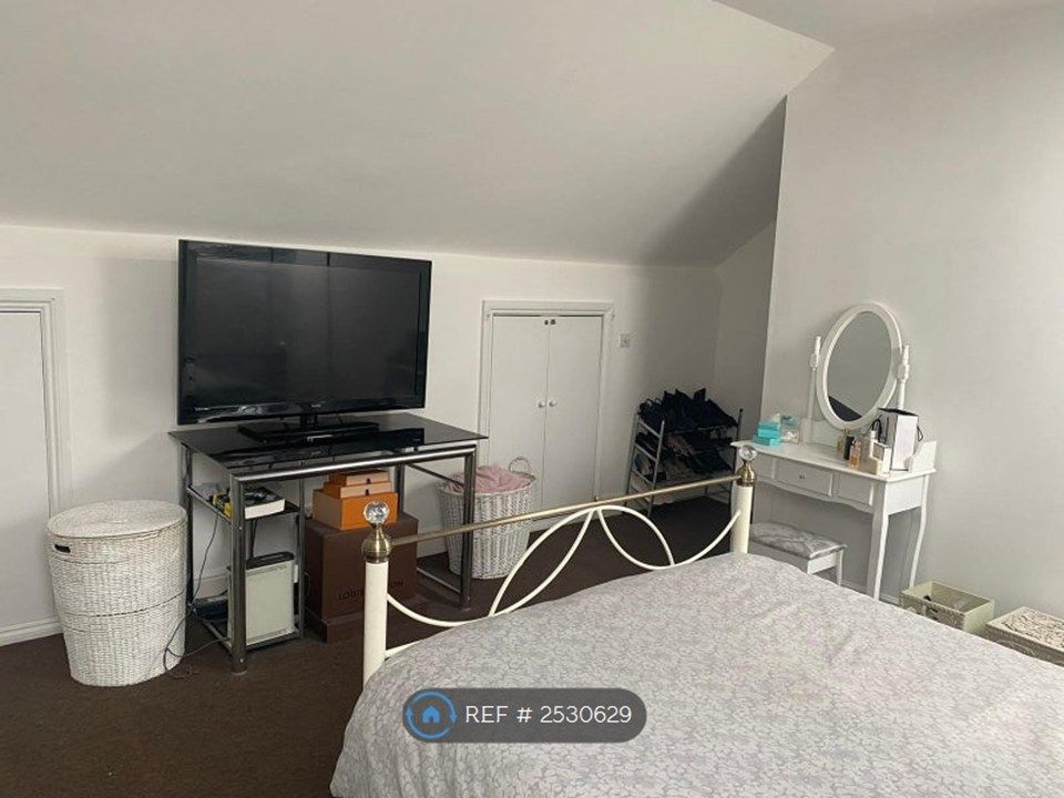 Property photo 3 of 15 Attic Room