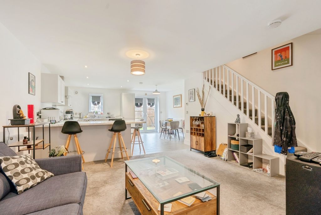 Property photo 2 of 17 Pbox-Img.Jpg