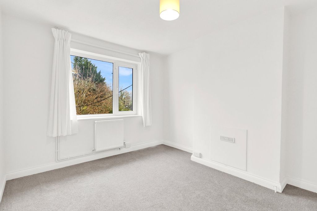 Property photo 2 of 15 Picture No. 13