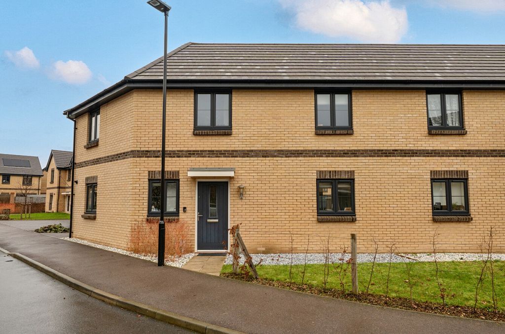 Property photo 1 of 14 1401611-1-696E202...