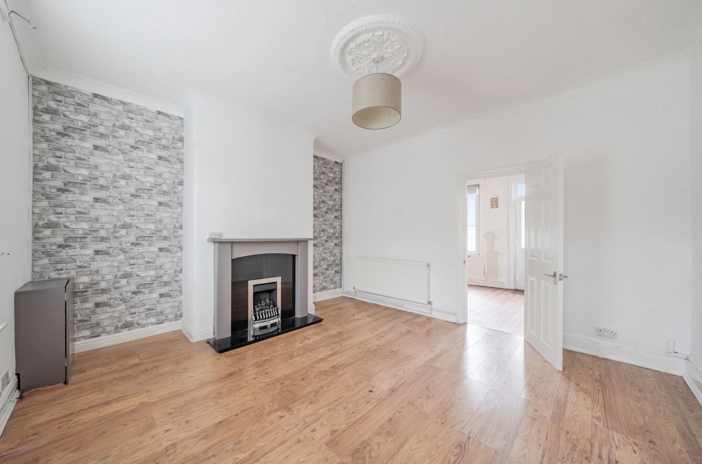 Property photo 2 of 11 1501384-22-6A7477...