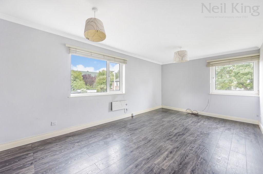 Property photo 2 of 11 4972742