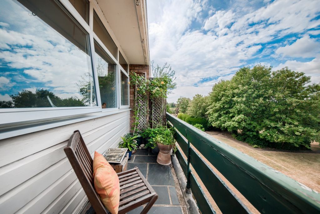 Property photo 2 of 12 Xt5A0656-Hdr(3) (1)