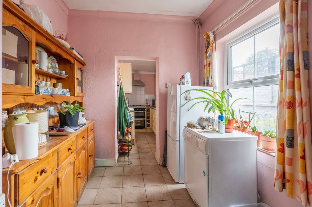 Property photo 3 of 16