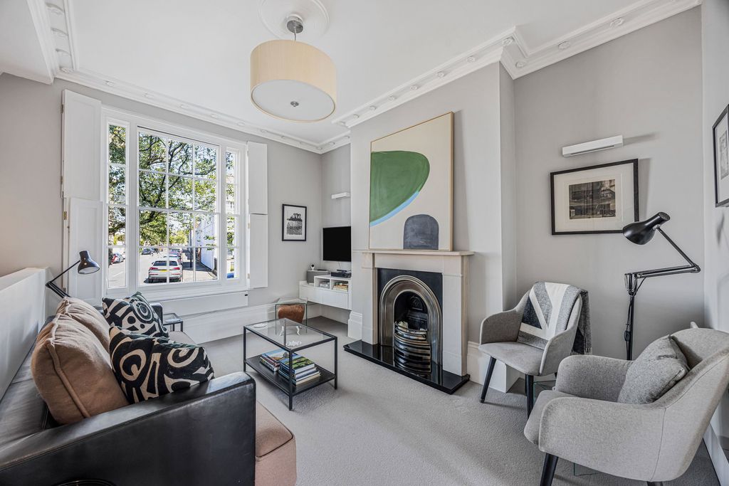 Property photo 2 of 21