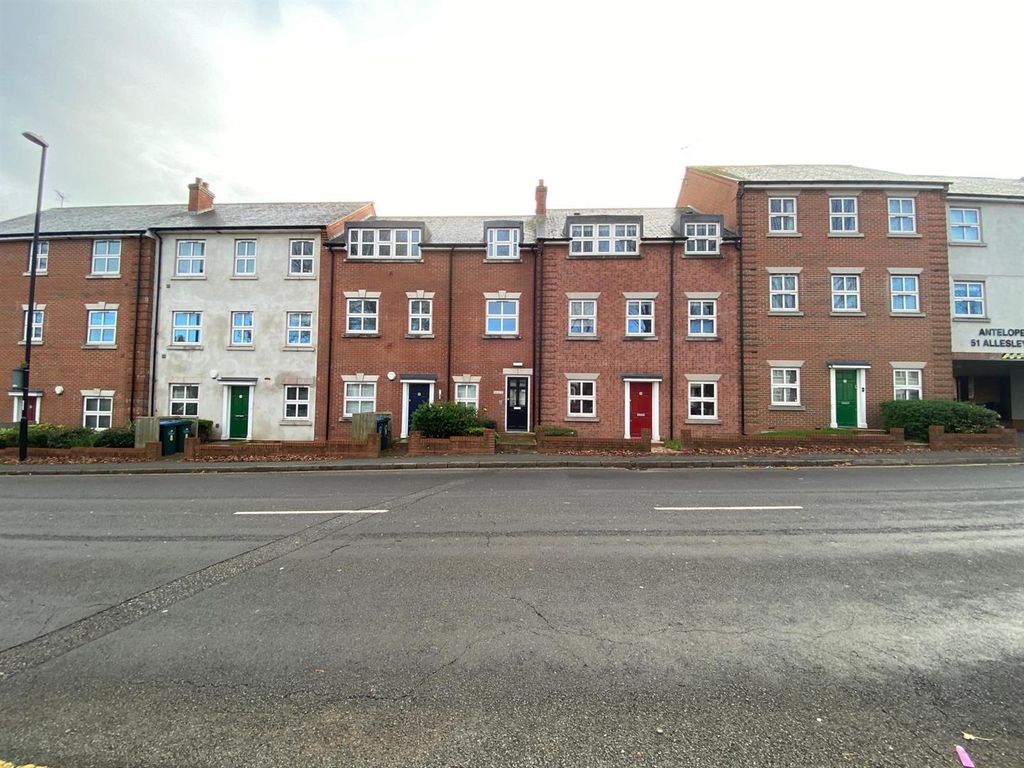 Property photo 2 of 9 Front Of Building