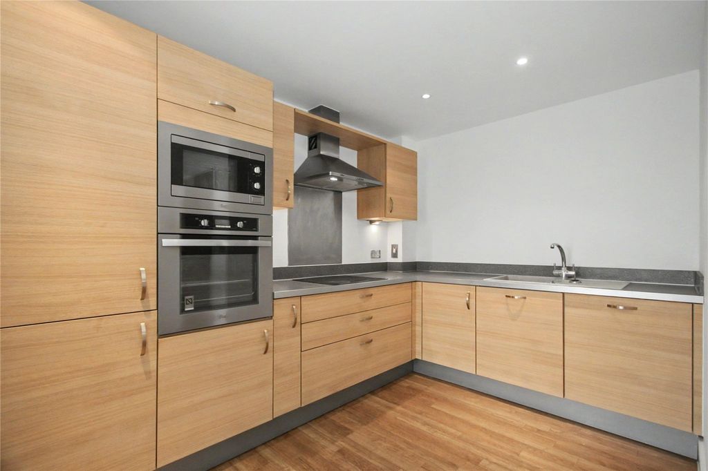 Property photo 2 of 5 Picture No. 15