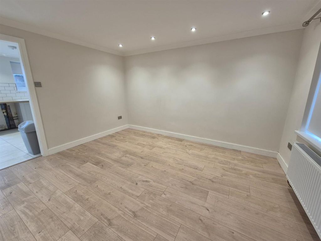 Property photo 2 of 18 Whatsapp Image 2025-11-03 At 12.22.28 (1).Jpeg