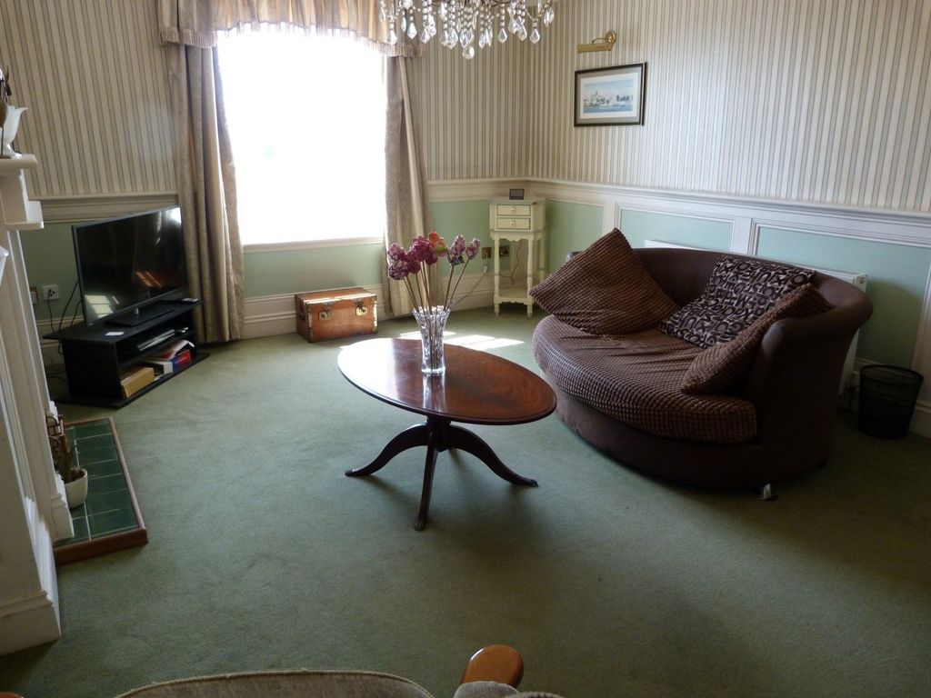 Property photo 3 of 8 Photograph 3