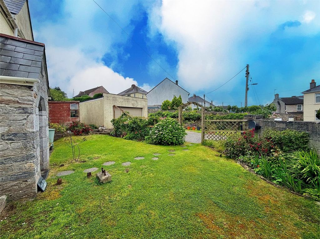 Property photo 3 of 35 3.Jpeg