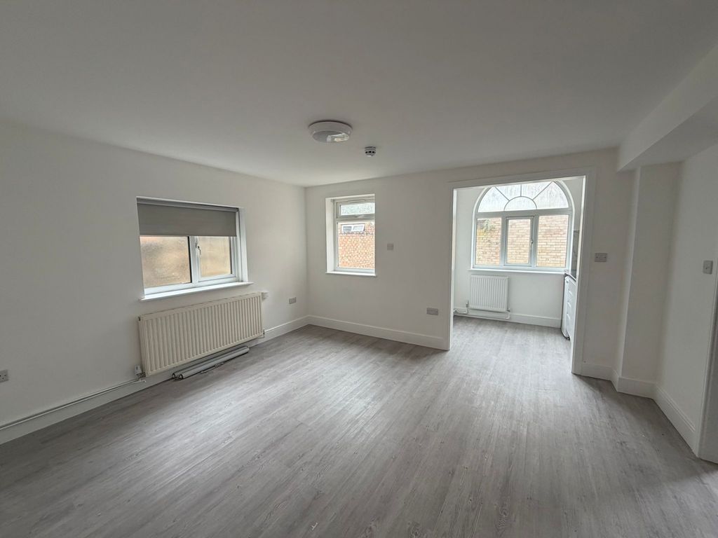 Property photo 1 of 3