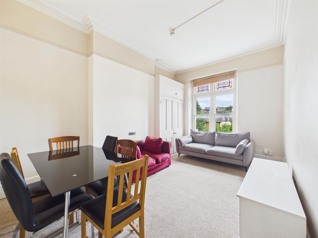 Property photo 2 of 14 2 - HMO Flat For Auction, Clifton, Bristol.Jpg