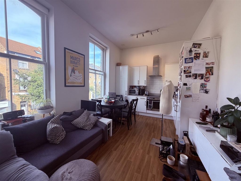 Property photo 2 of 6