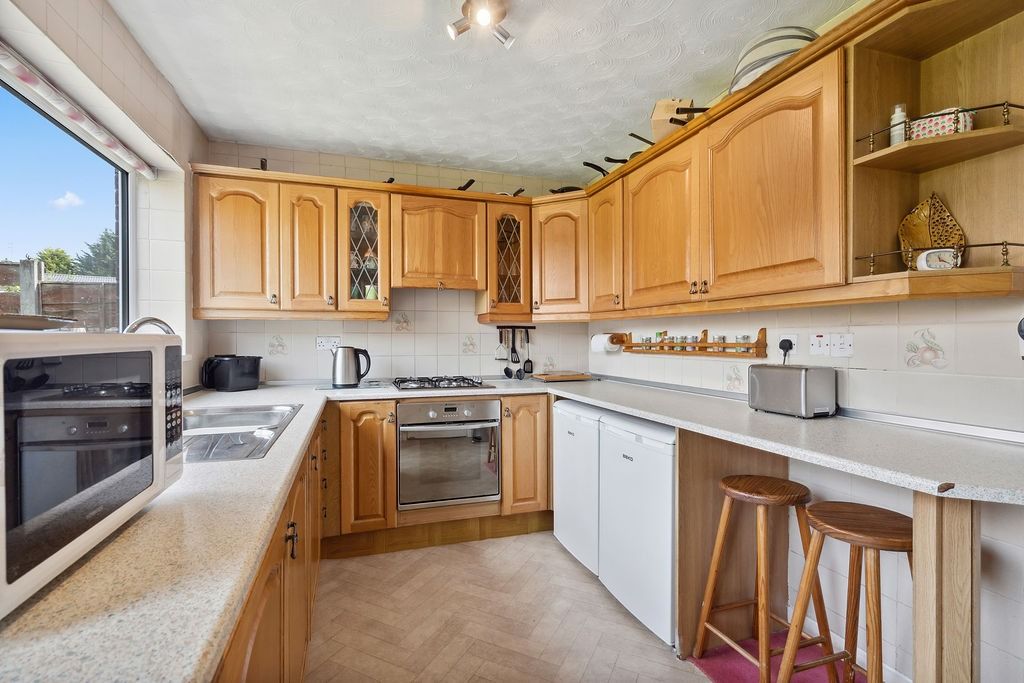 Property photo 3 of 25 4128037