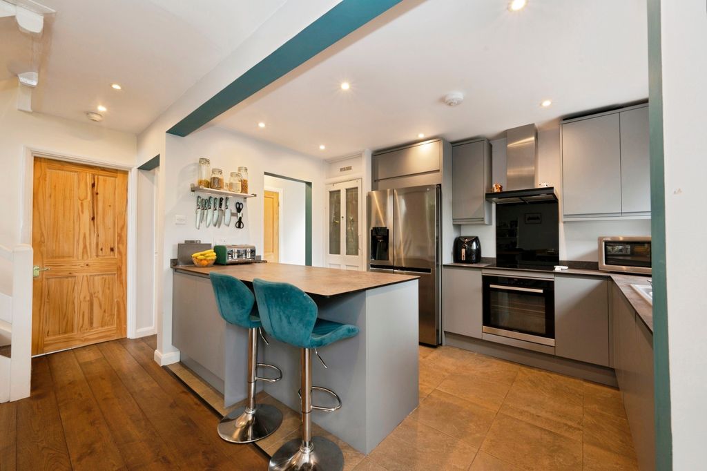 Property photo 3 of 21 Kitchen/Diner