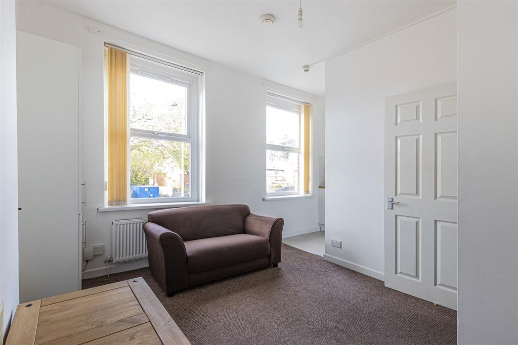 Property photo 2 of 10 Romilly Road 119, 3-5.Jpg
