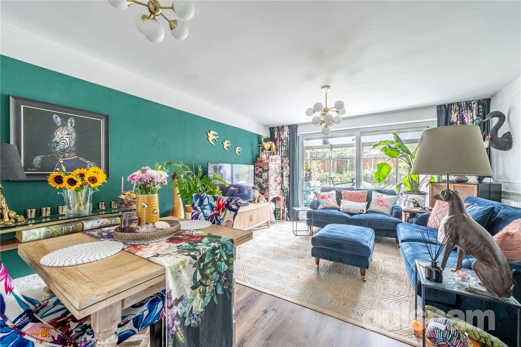 Property photo 2 of 16 Picture No. 03