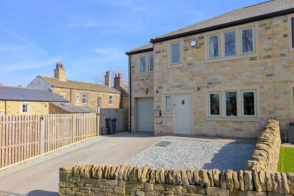 Property photo 1 of 28 Pxl_20250411_150943650