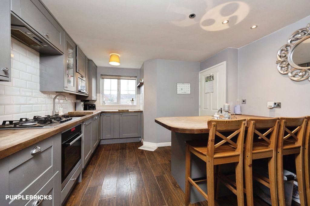 Property photo 2 of 23