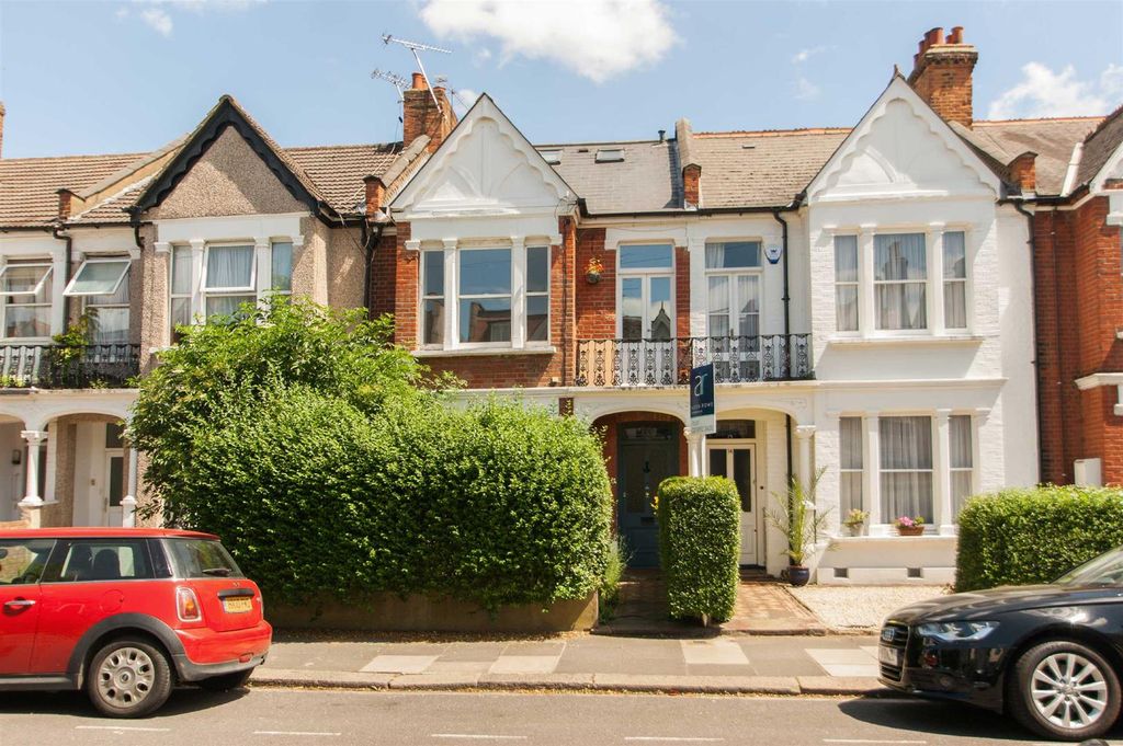 Property photo 1 of 8