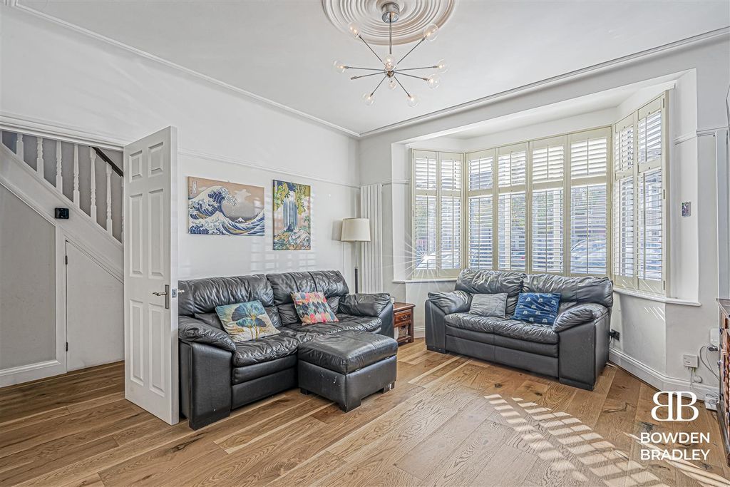 Property photo 3 of 25 Living Room