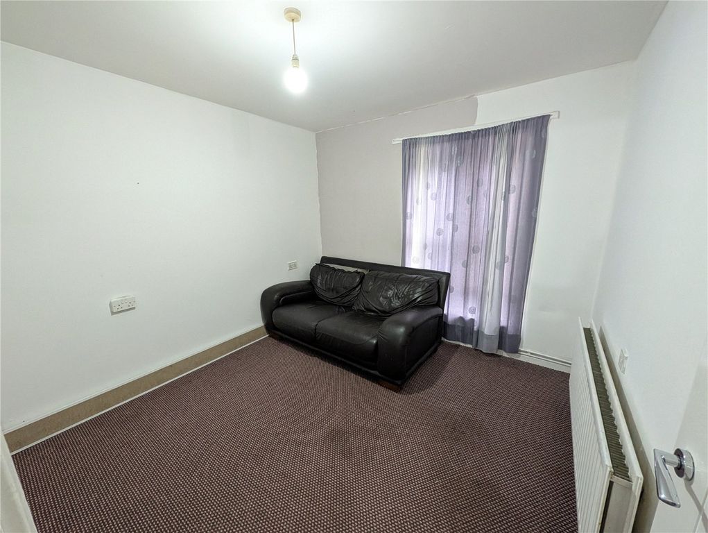 Property photo 3 of 5 Picture No. 06