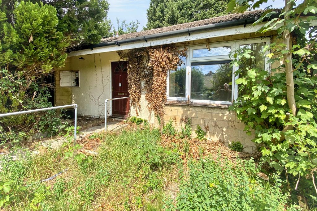 Property photo 2 of 16 14 Silver Street, Kington Langley, Chippenham, Wiltshire, Sn15 5Nu