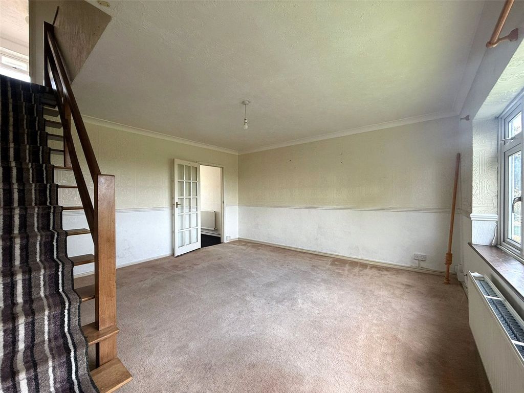 Property photo 3 of 14 Lounge