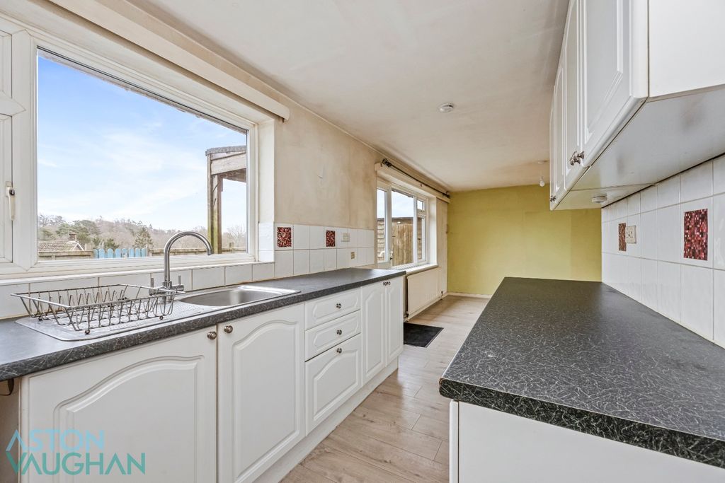 Property photo 3 of 14 4680482