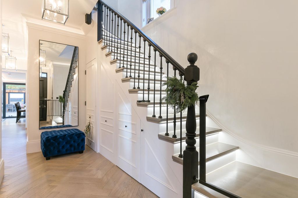 Property photo 3 of 37 Hallway