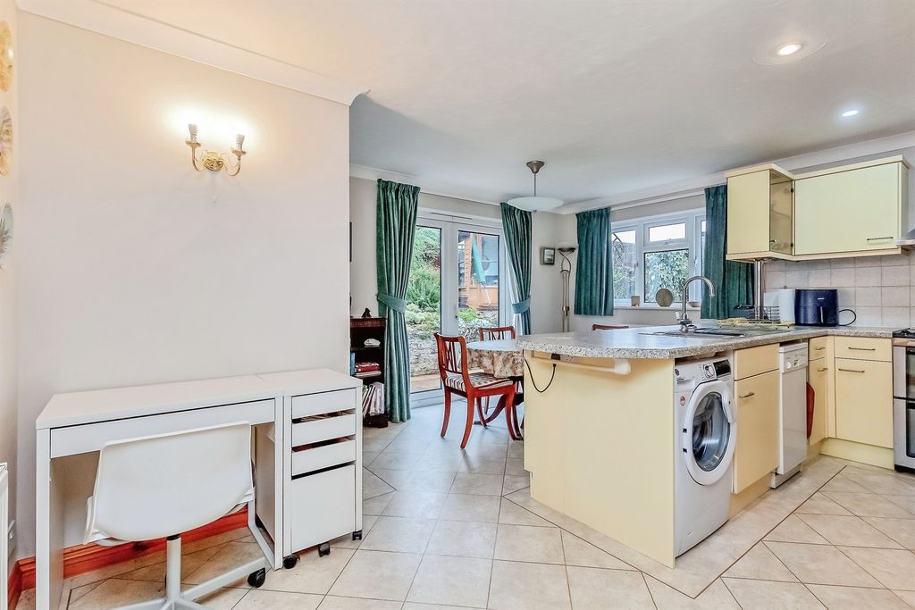 Property photo 2 of 14