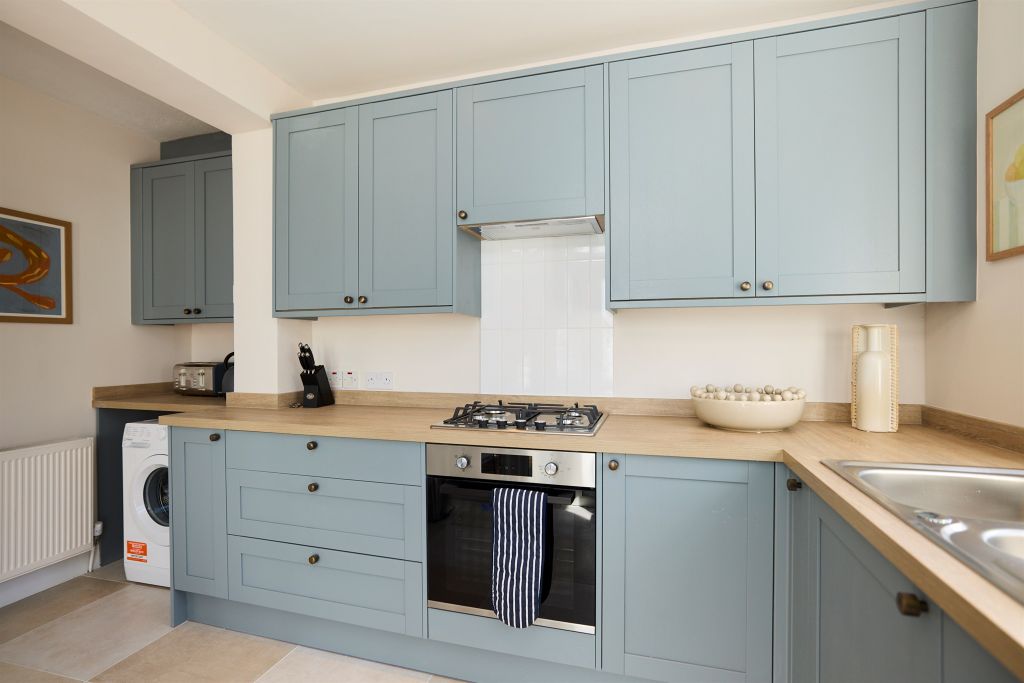 Property photo 3 of 27