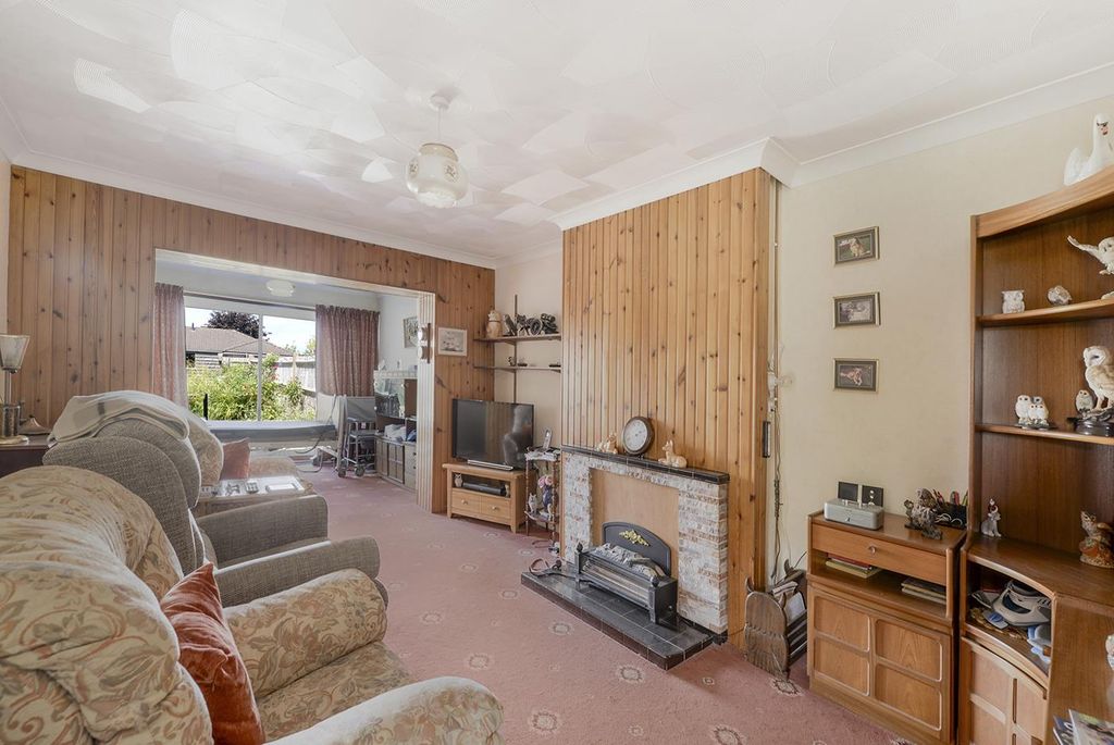 Property photo 2 of 12 Sitting Room
