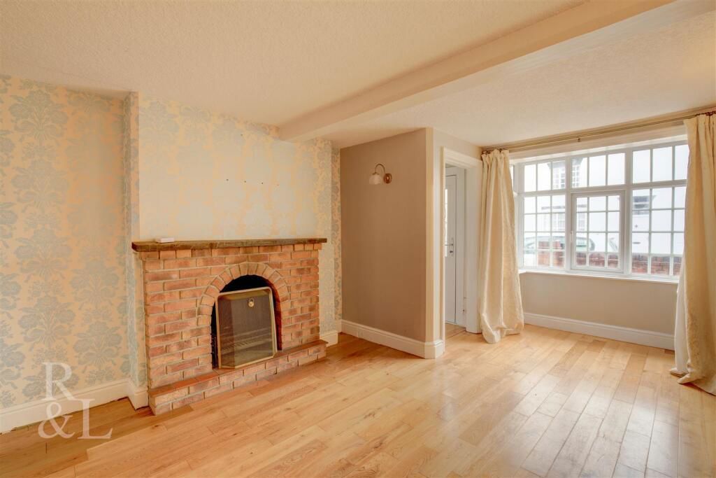 Property photo 3 of 32